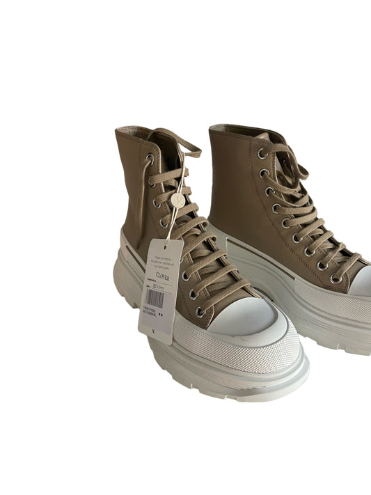 Alexander Mcqueen Trek Sneakers